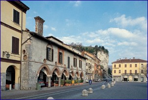 Arona