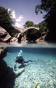 Tachen in der Verzasca